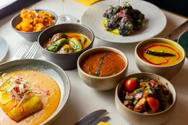 Curries and sharing dishes from the à la carte menu at Chatora City